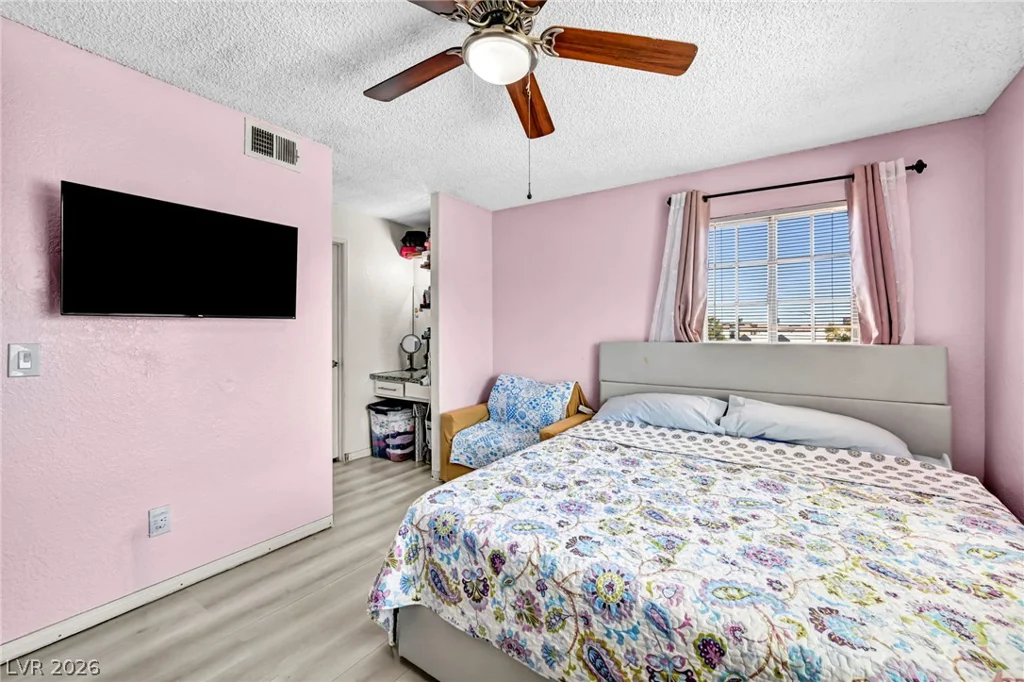 231 Mission Newport, Las Vegas, NV 89107