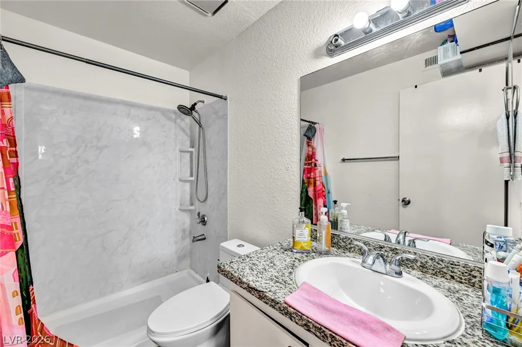 231 Mission Newport, Las Vegas, NV 89107