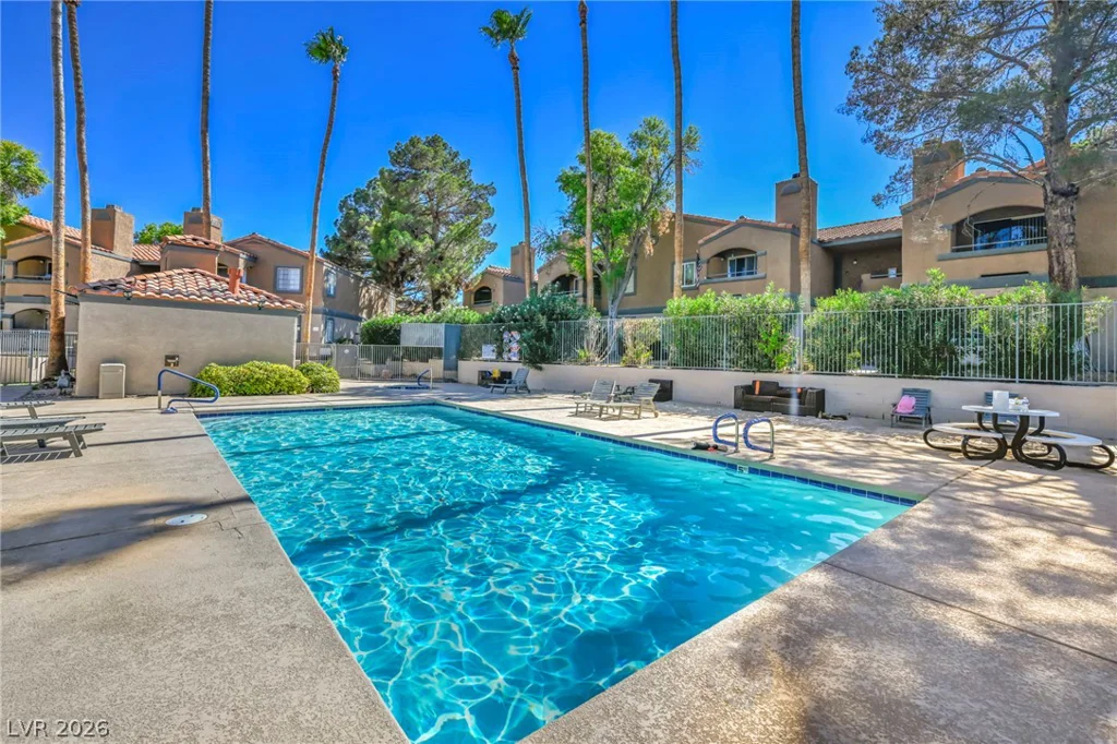 231 Mission Newport, Las Vegas, NV 89107