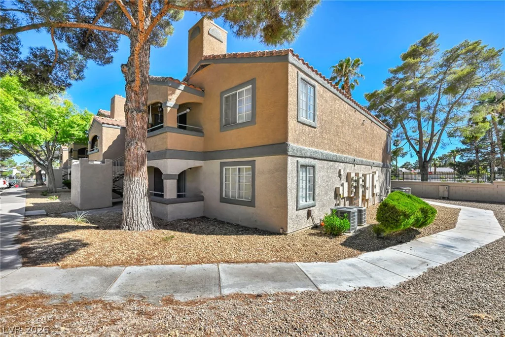 231 Mission Newport, Las Vegas, NV 89107