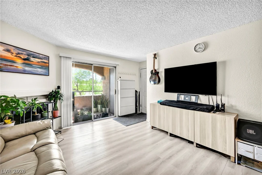 231 Mission Newport, Las Vegas, NV 89107