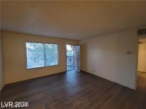 615 Royal Crest, Las Vegas, NV 89169