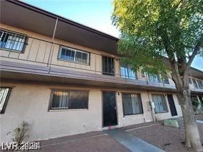 615 Royal Crest, Las Vegas, NV 89169