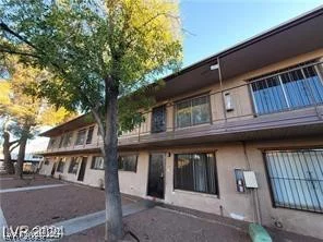 615 Royal Crest, Las Vegas, NV 89169