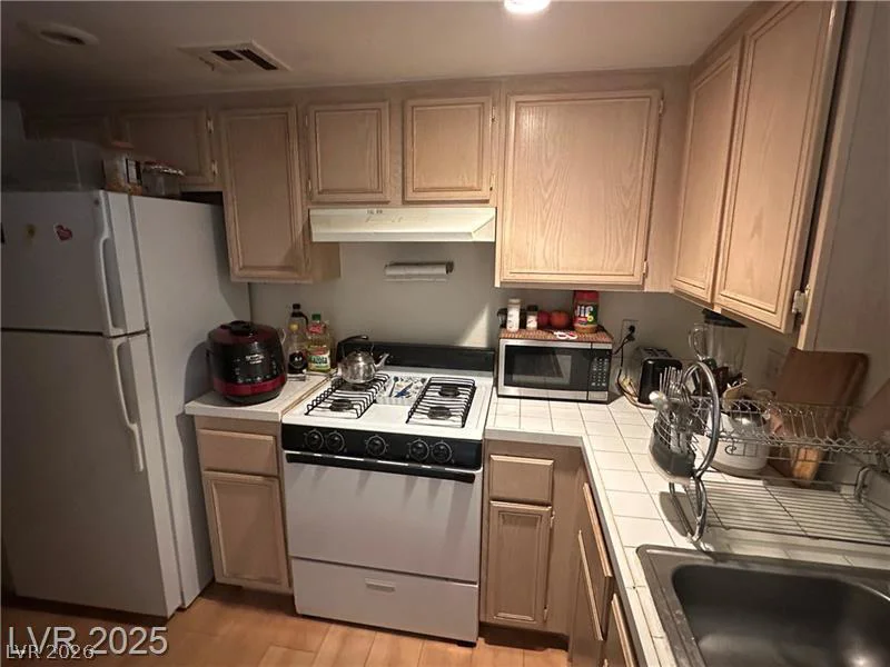 1830 Pecos, Las Vegas, NV 89115