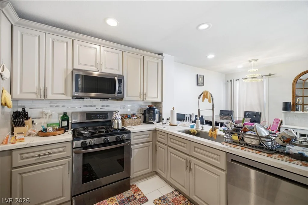 3305 Summerfield, Las Vegas, NV 89117