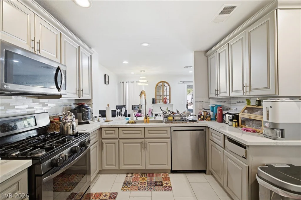 3305 Summerfield, Las Vegas, NV 89117