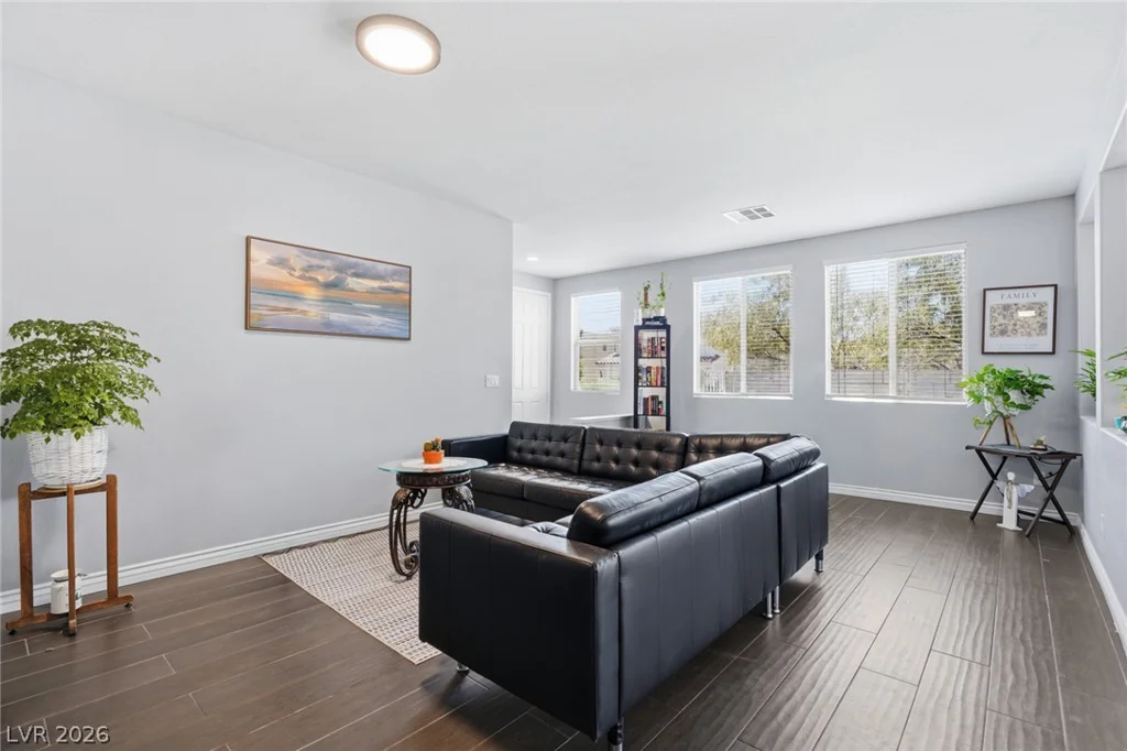 5575 Cresent Valley, Las Vegas, NV 89148