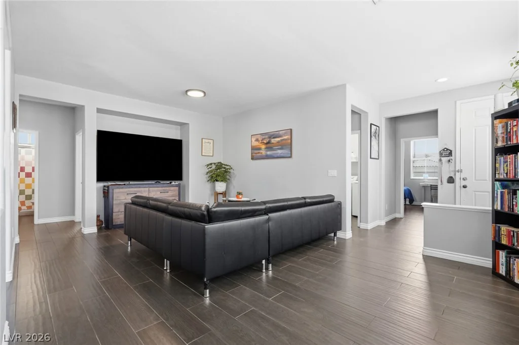 5575 Cresent Valley, Las Vegas, NV 89148