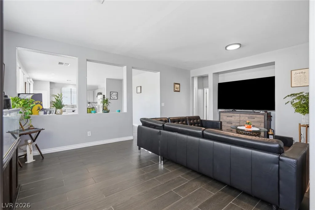 5575 Cresent Valley, Las Vegas, NV 89148