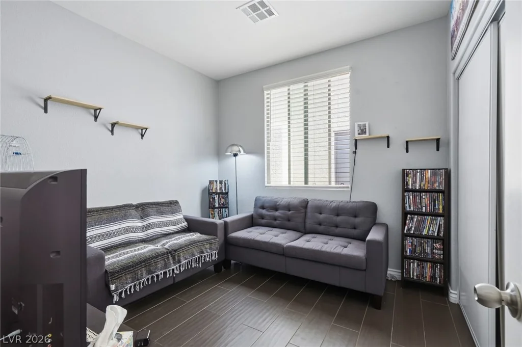 5575 Cresent Valley, Las Vegas, NV 89148