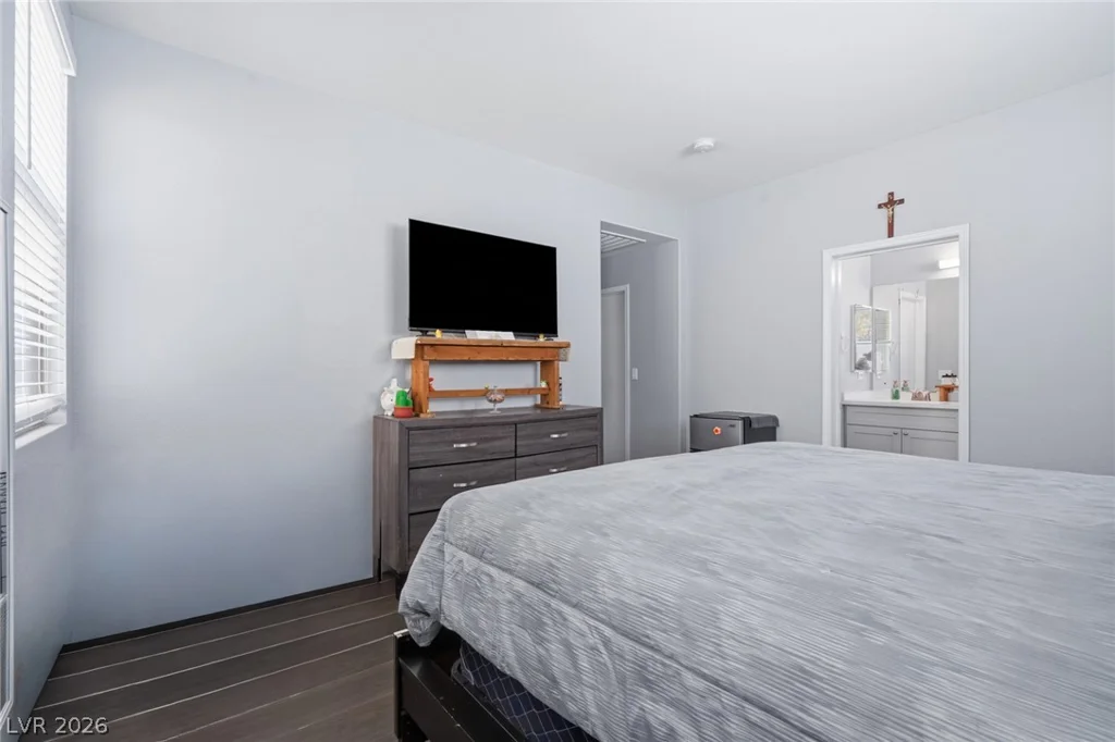 5575 Cresent Valley, Las Vegas, NV 89148