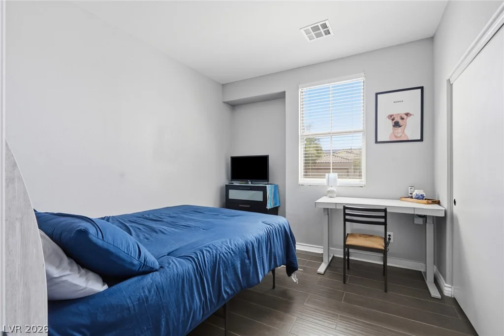 5575 Cresent Valley, Las Vegas, NV 89148