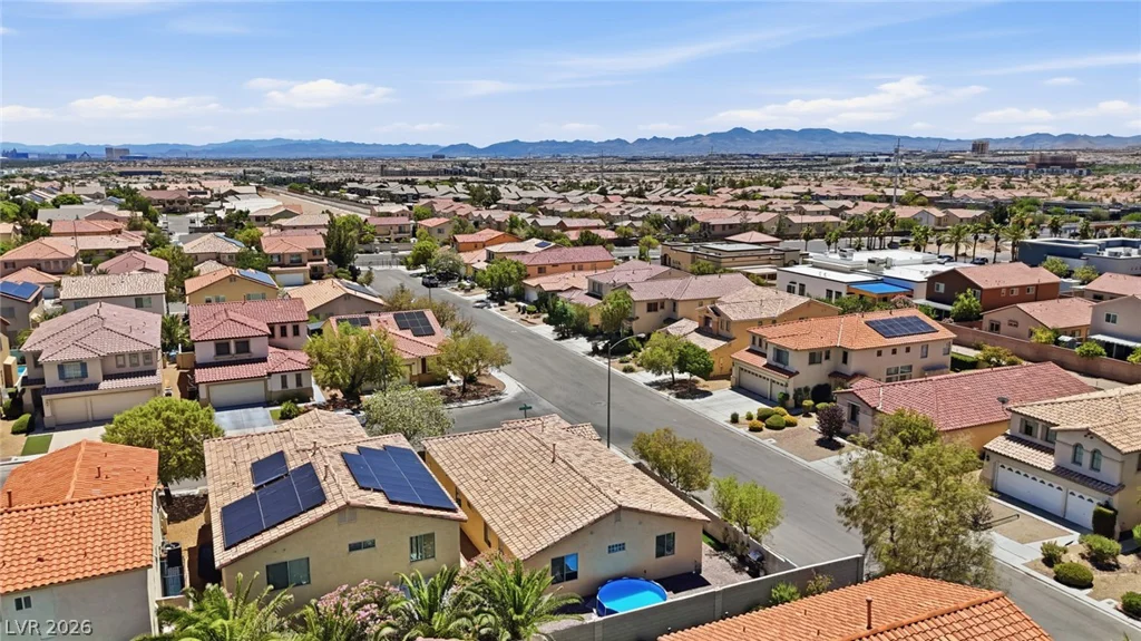 5575 Cresent Valley, Las Vegas, NV 89148