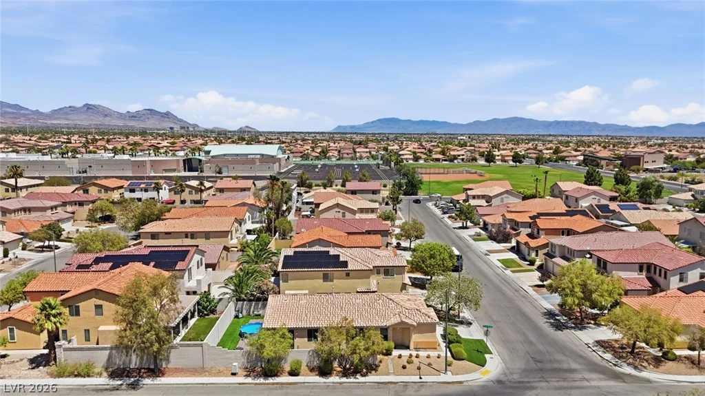 5575 Cresent Valley, Las Vegas, NV 89148