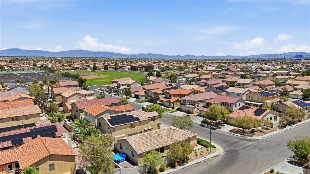 5575 Cresent Valley, Las Vegas, NV 89148
