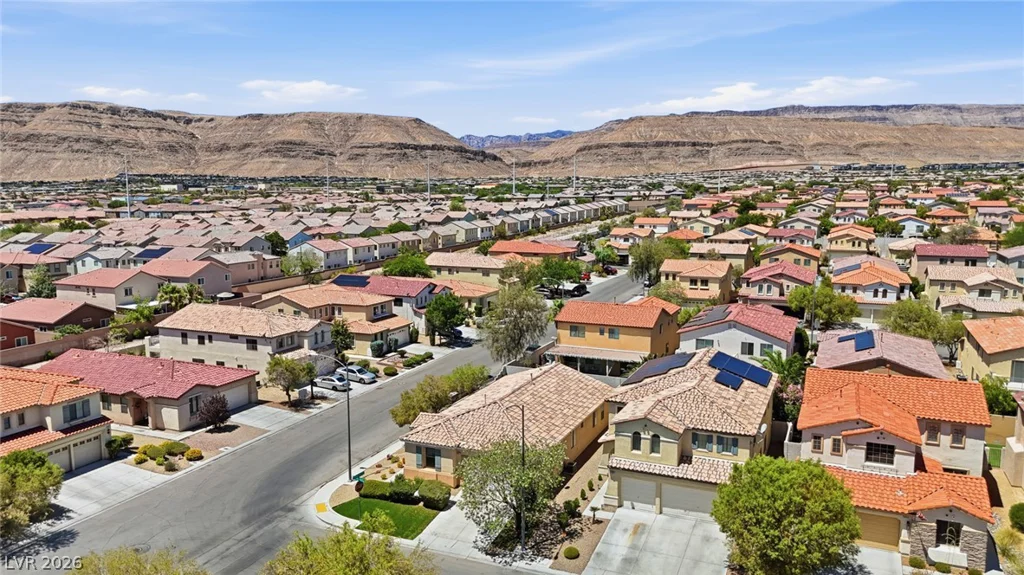 5575 Cresent Valley, Las Vegas, NV 89148