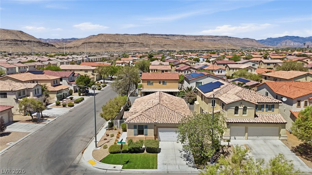5575 Cresent Valley, Las Vegas, NV 89148