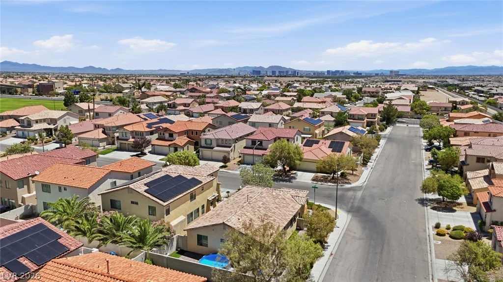 5575 Cresent Valley, Las Vegas, NV 89148