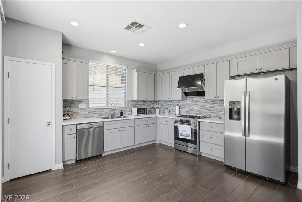 5575 Cresent Valley, Las Vegas, NV 89148