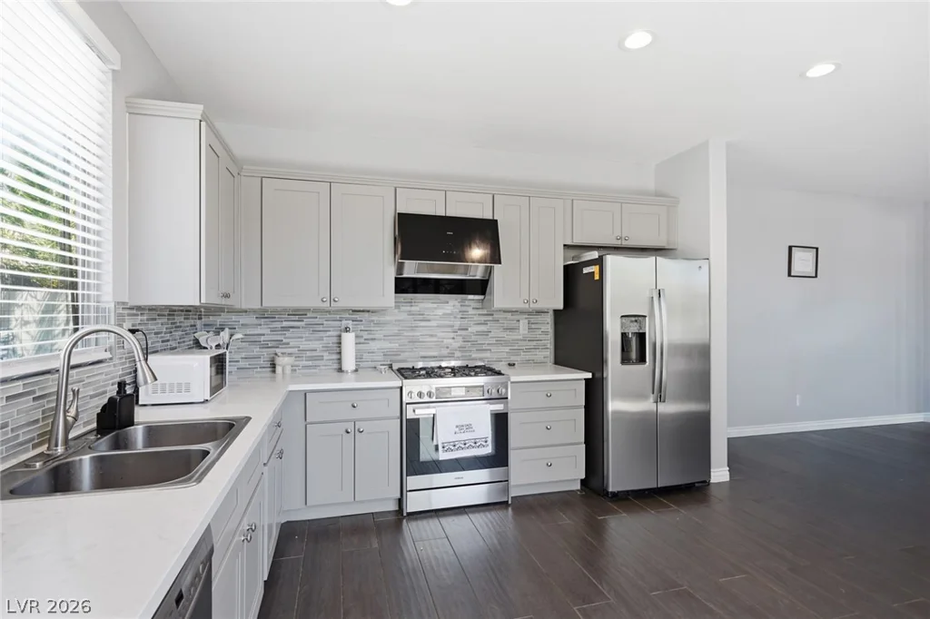 5575 Cresent Valley, Las Vegas, NV 89148