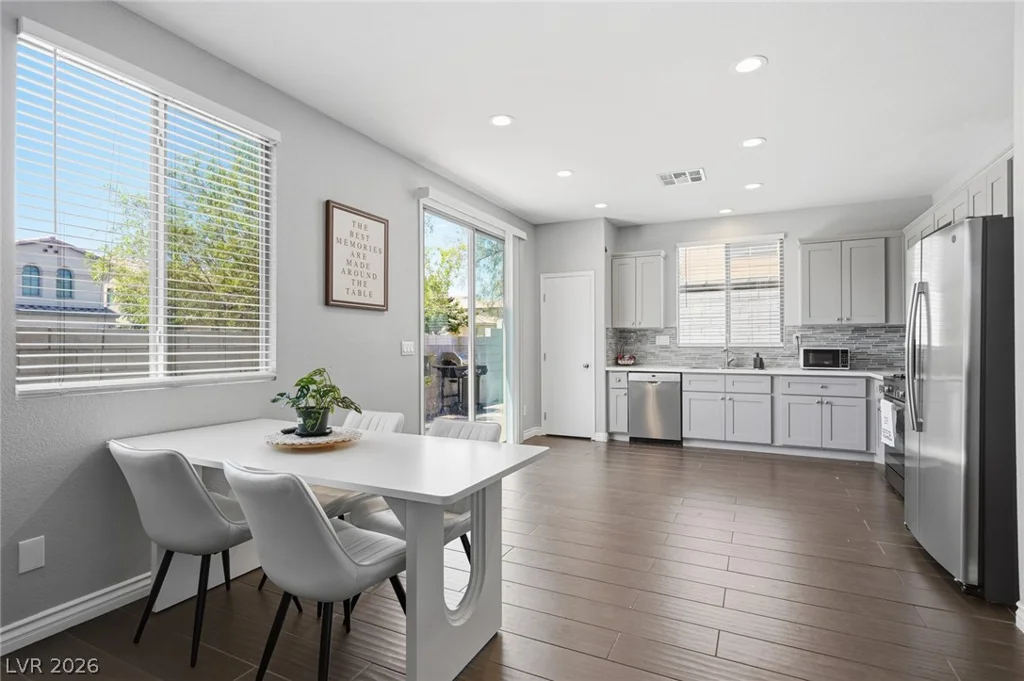 5575 Cresent Valley, Las Vegas, NV 89148