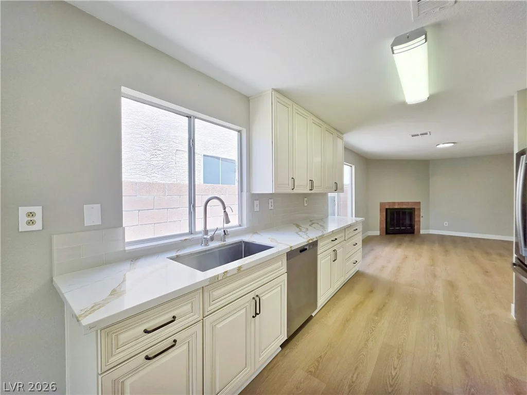 9957 Biscayne, Las Vegas, NV 89117