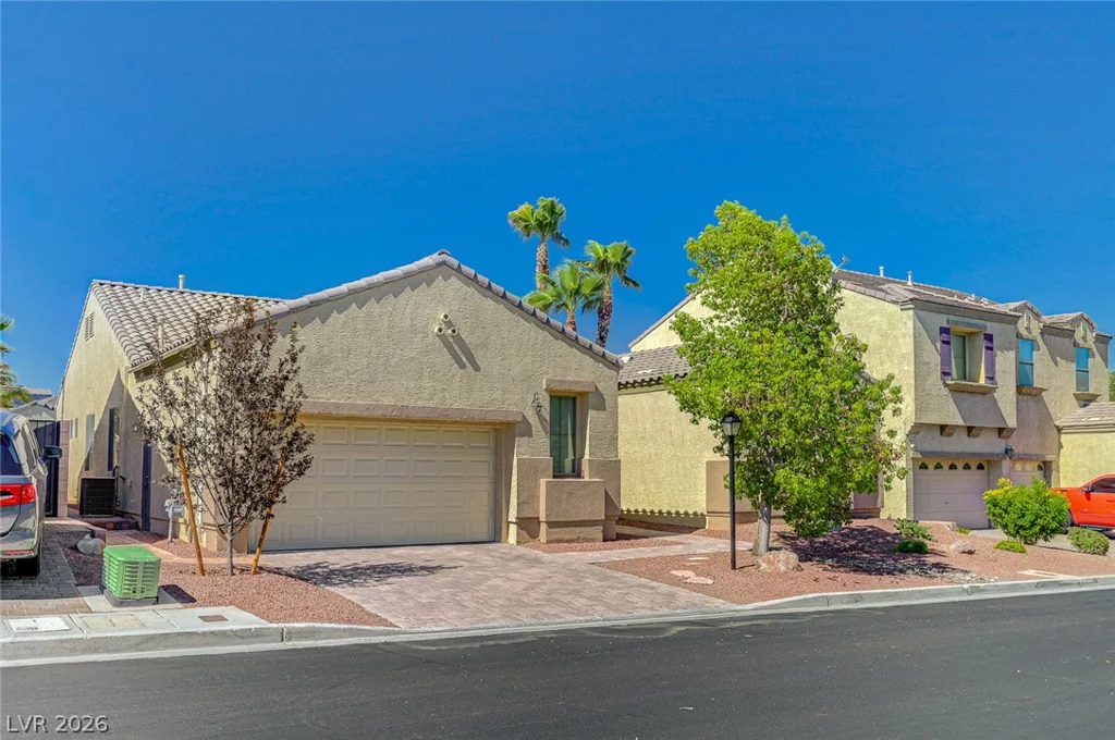 8112 Chestnut Hollow, Las Vegas, NV 89131