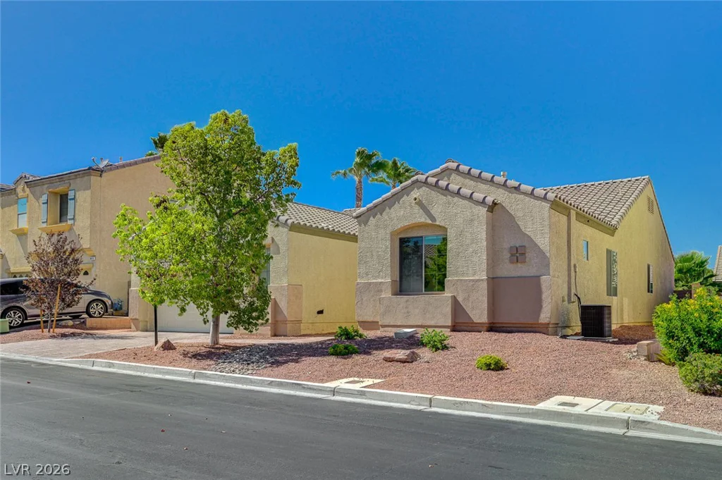 8112 Chestnut Hollow, Las Vegas, NV 89131