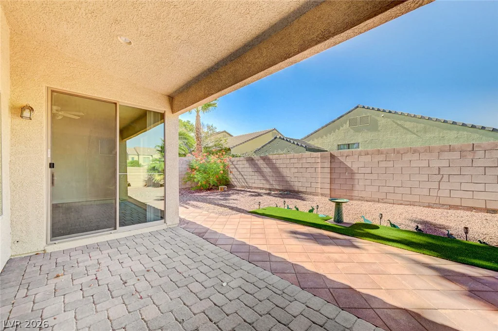 8112 Chestnut Hollow, Las Vegas, NV 89131