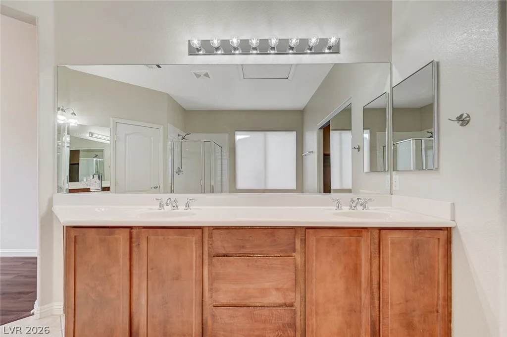 8112 Chestnut Hollow, Las Vegas, NV 89131