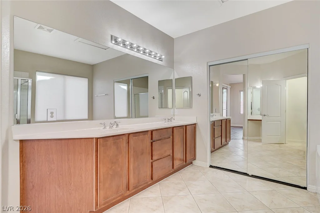 8112 Chestnut Hollow, Las Vegas, NV 89131