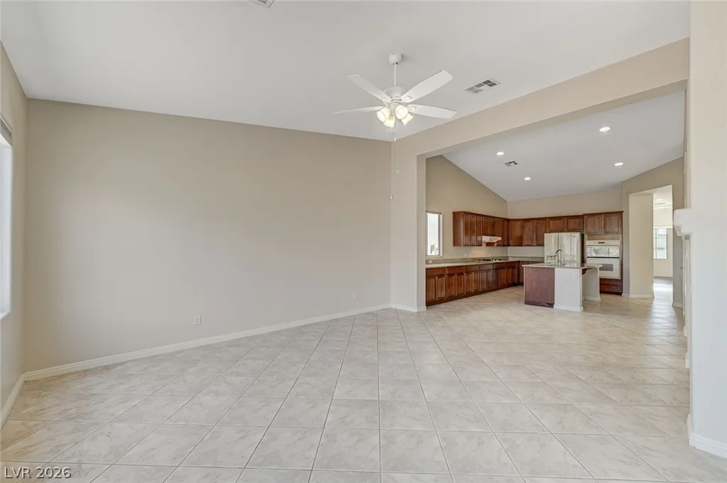 8112 Chestnut Hollow, Las Vegas, NV 89131