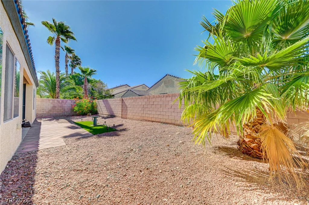 8112 Chestnut Hollow, Las Vegas, NV 89131