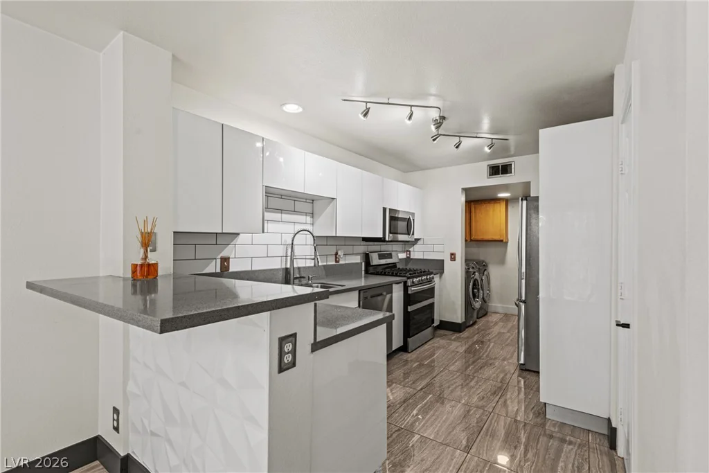 7968 Dorinda, Las Vegas, NV 89147
