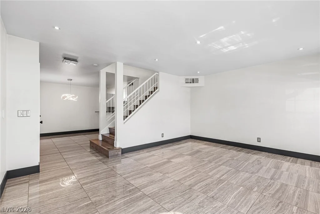 7968 Dorinda, Las Vegas, NV 89147