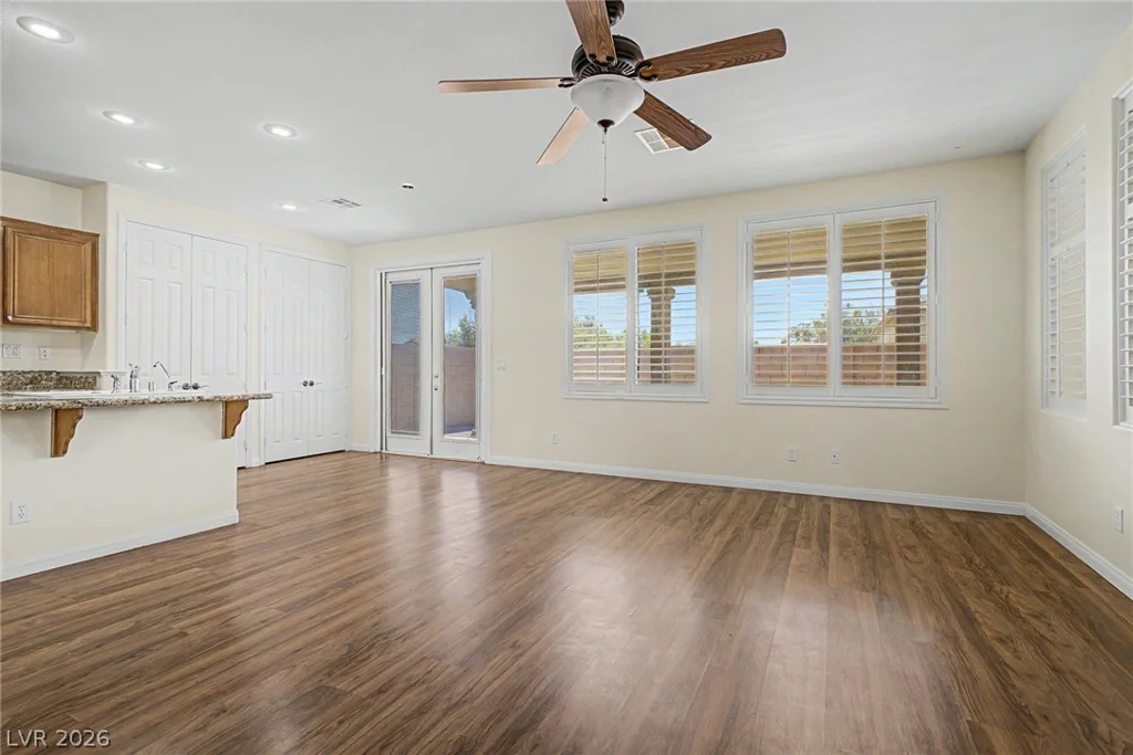 2013 Alamo Heights, North Las Vegas, NV 89031