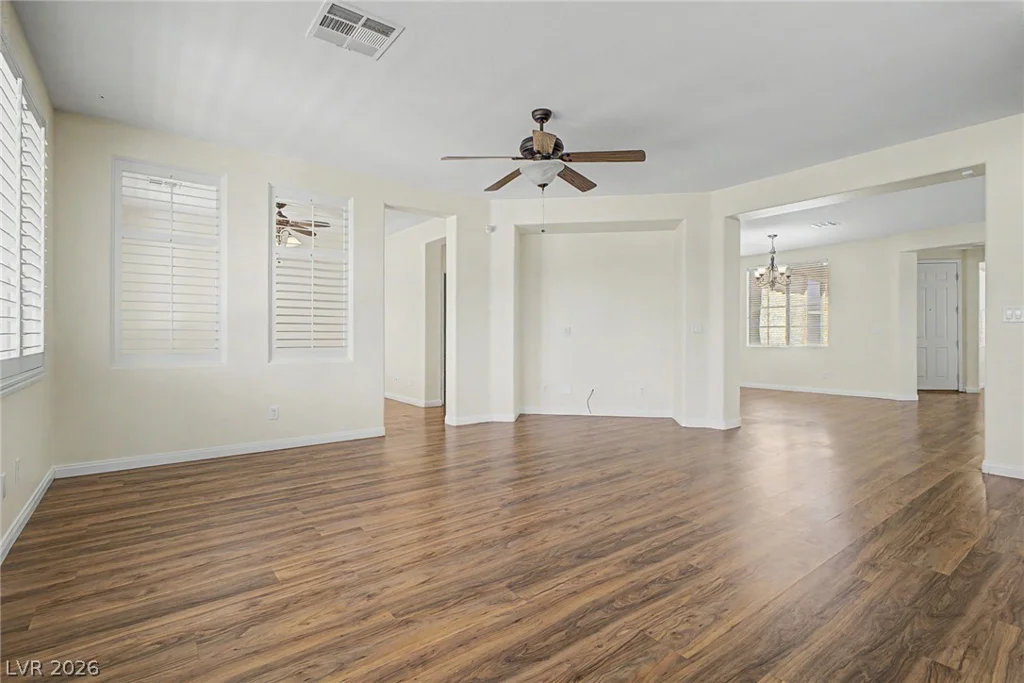 2013 Alamo Heights, North Las Vegas, NV 89031