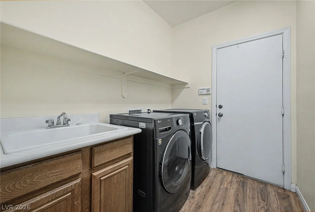 2013 Alamo Heights, North Las Vegas, NV 89031