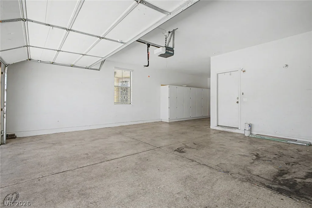 2013 Alamo Heights, North Las Vegas, NV 89031