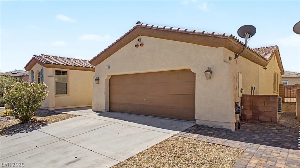2013 Alamo Heights, North Las Vegas, NV 89031