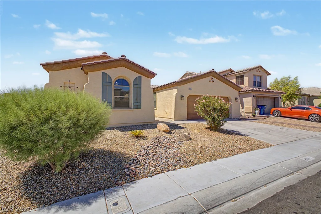 2013 Alamo Heights, North Las Vegas, NV 89031