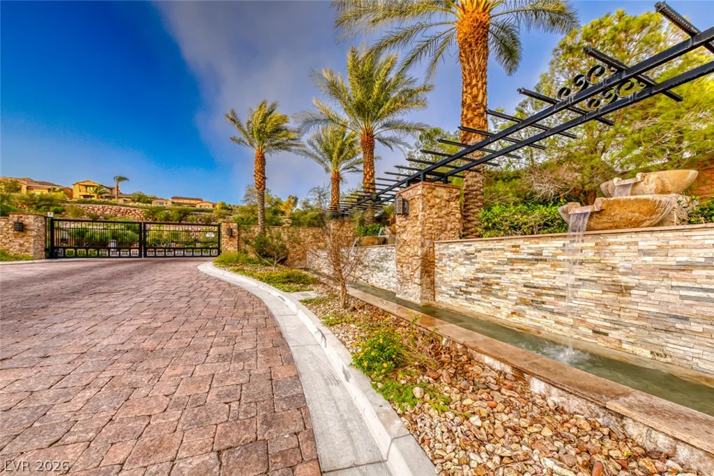 41 Moltrasio, Henderson, NV 89011
