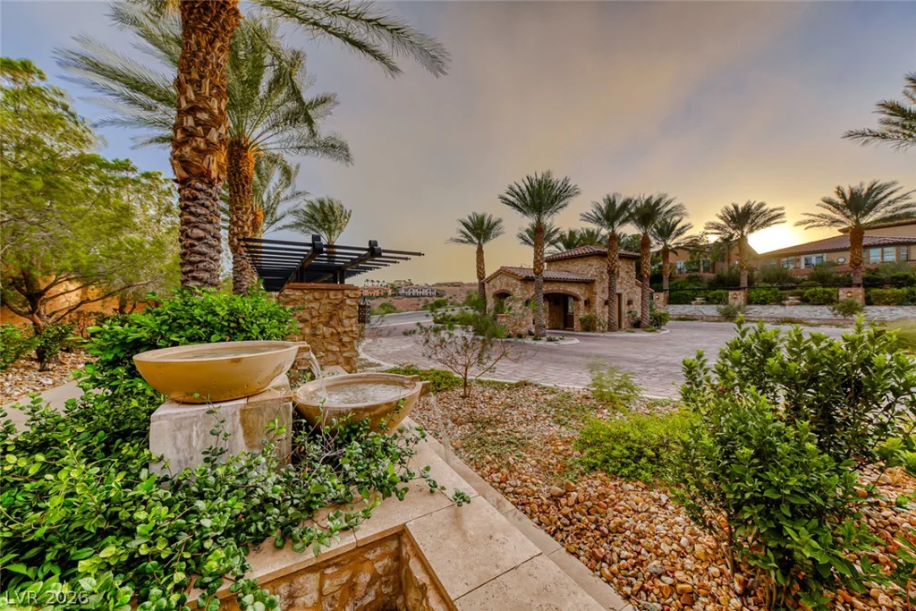 41 Moltrasio, Henderson, NV 89011
