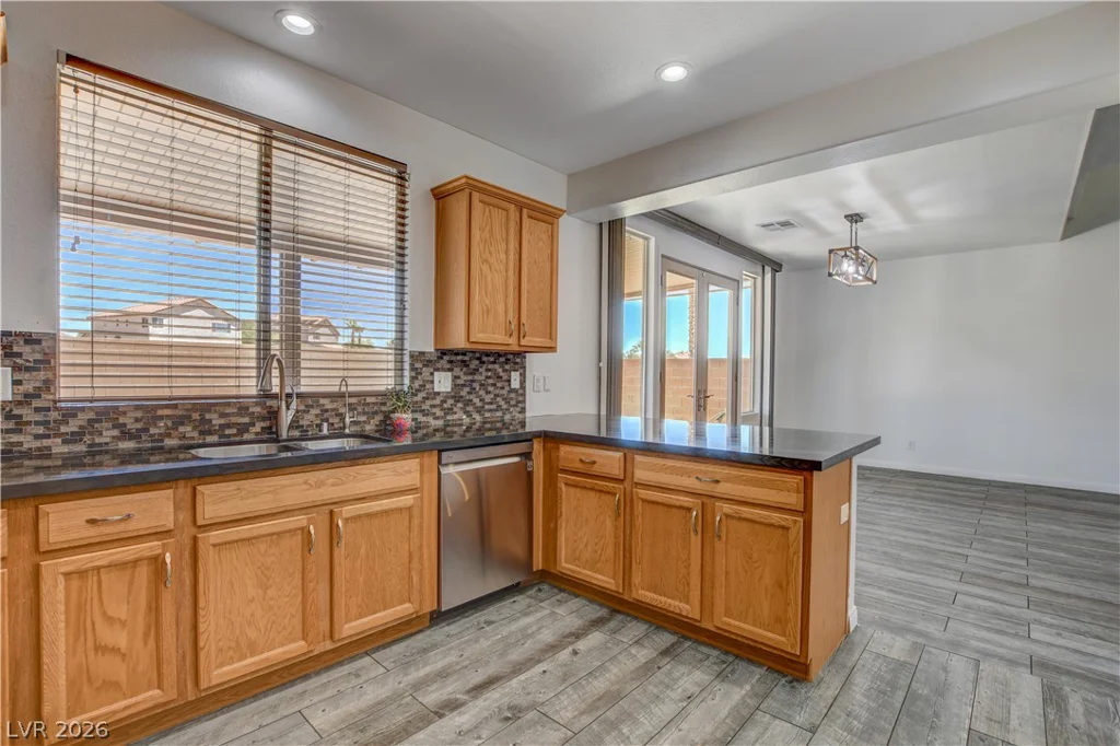 9682 Lightheart, Las Vegas, NV 89148