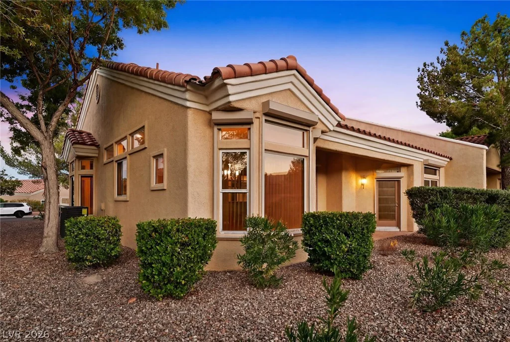 2011 Capestone, Las Vegas, NV 89134