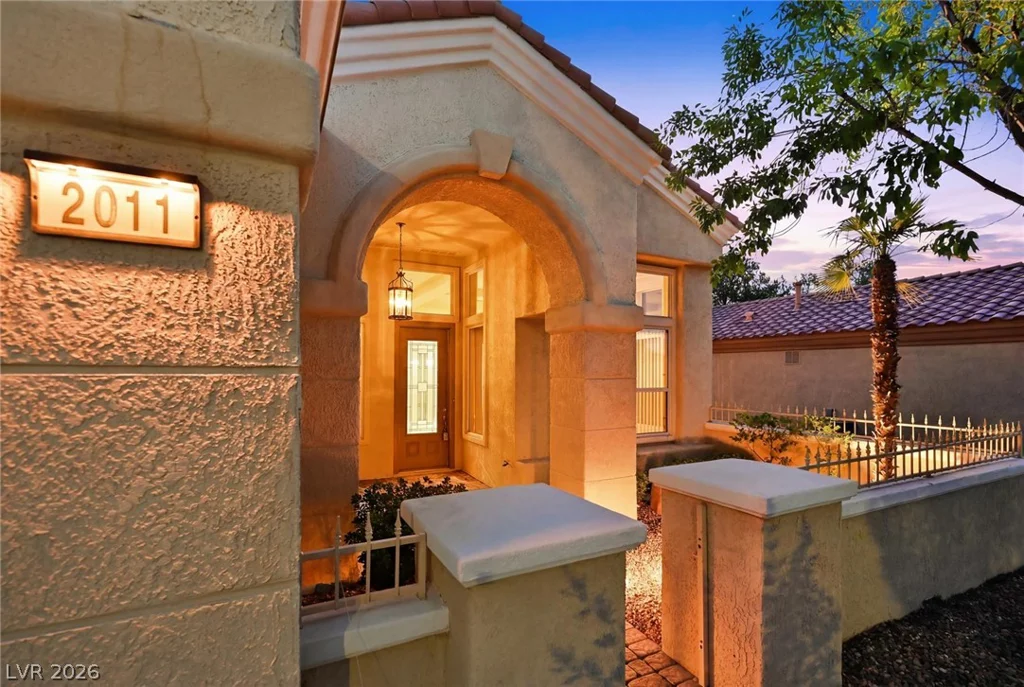 2011 Capestone, Las Vegas, NV 89134