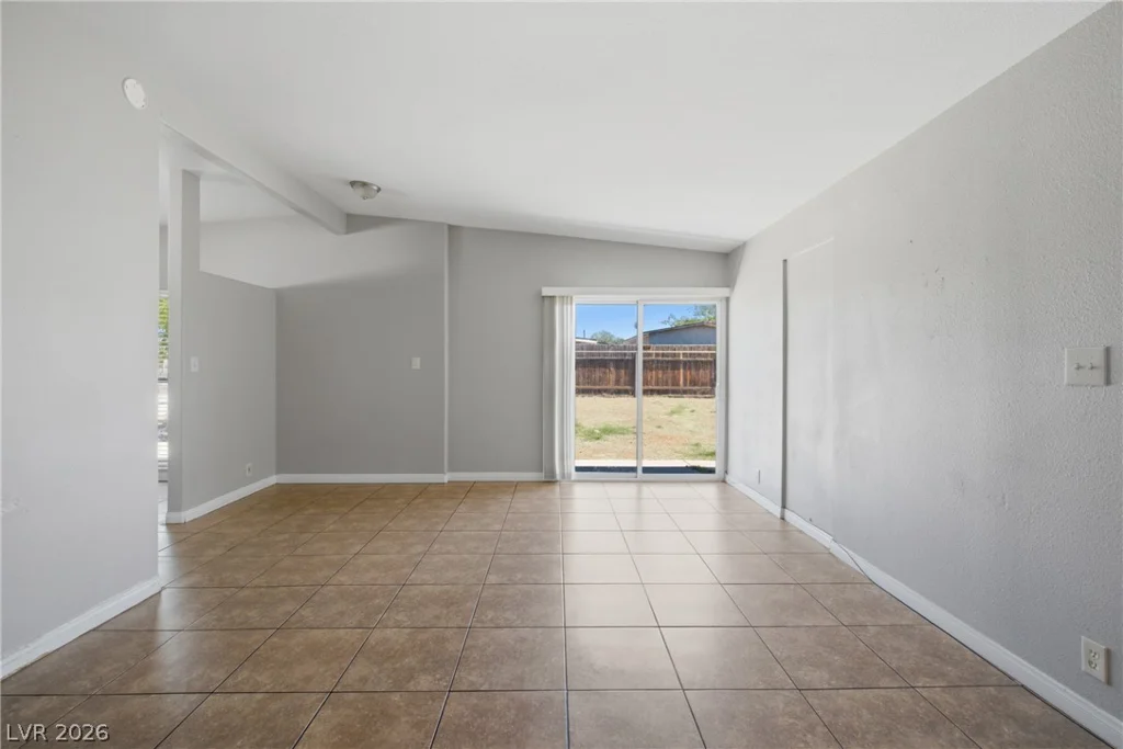 2836 Reynolds, North Las Vegas, NV 89030