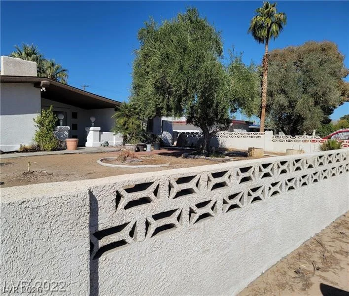 1413 Bryn Mawr, Las Vegas, NV 89102