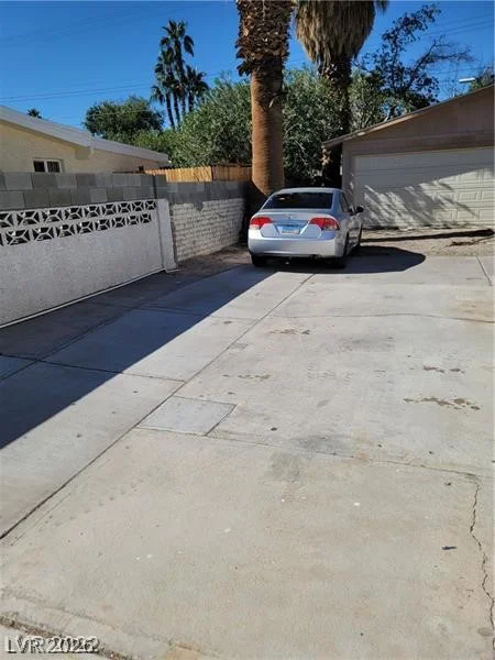 1413 Bryn Mawr, Las Vegas, NV 89102